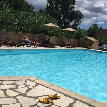 Charieta N.7 Apartman *